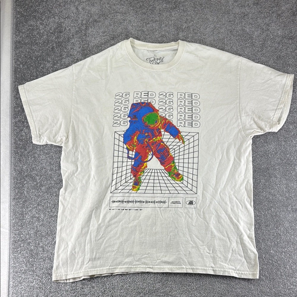 Twenty Six Red Short Sleeve Shirt Astronaut Apollo Cream Graphic Mens XL